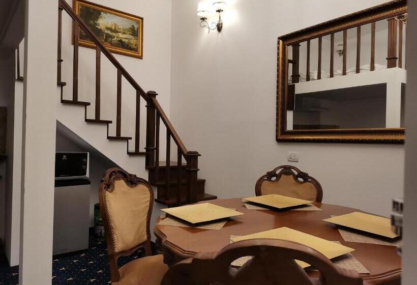 Апартаменты Deluxe 1 Спальня, Weiss Little Palace