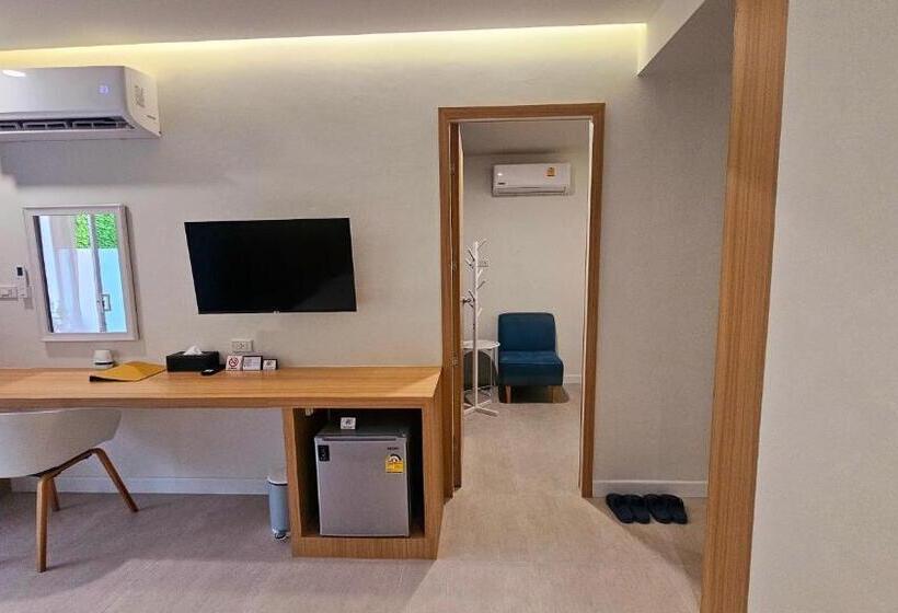 Трехместный Номер Стандарт с Балконом, Arenice Boutique