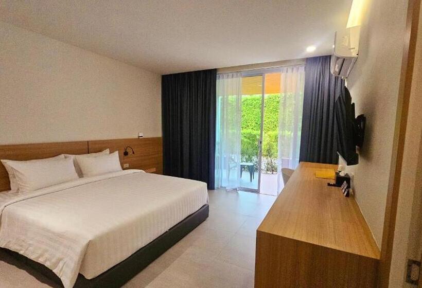 Трехместный Номер Стандарт с Балконом, Arenice Boutique