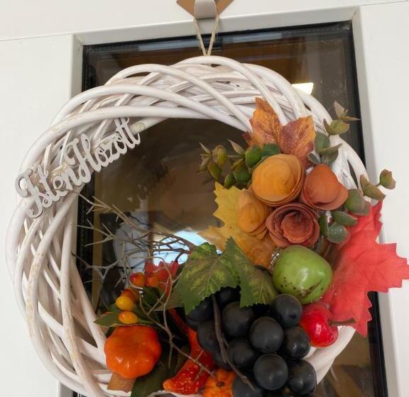 סטודיו משפחתי, Aranyfürt Vendégház