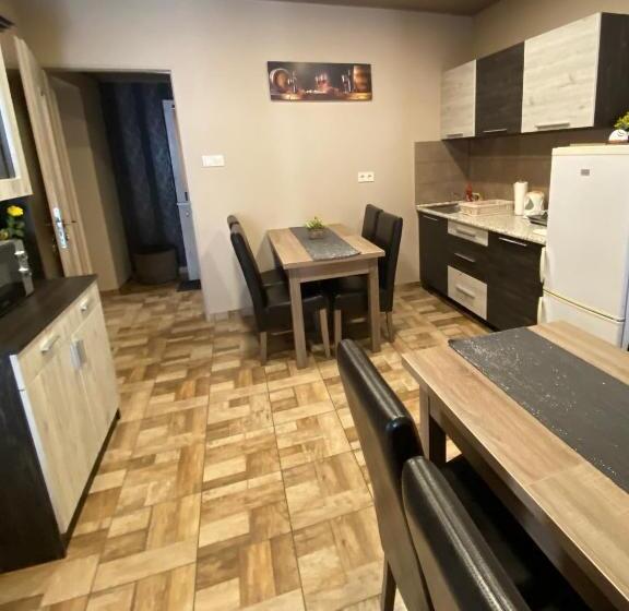 חדר סטנדרט לארבעה, Aranyfürt Vendégház