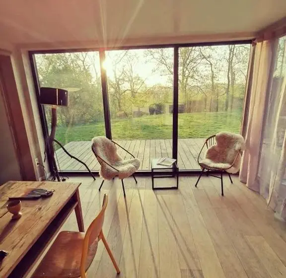 デラックスバンガロー, Panacée Guesthouses