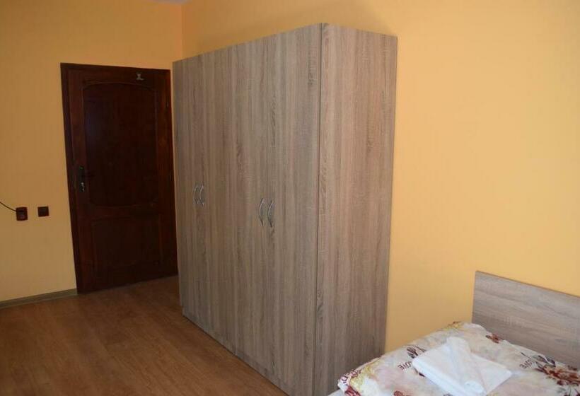 اتاق استاندارد چهار تخته, Vesi S Rooms