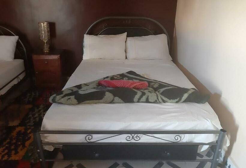 ベーシックトリプルルーム, Guests House