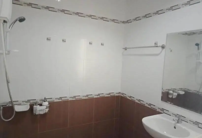 اتاق لوکس با تخت بزرگ, เคทู เกสเฮาส์