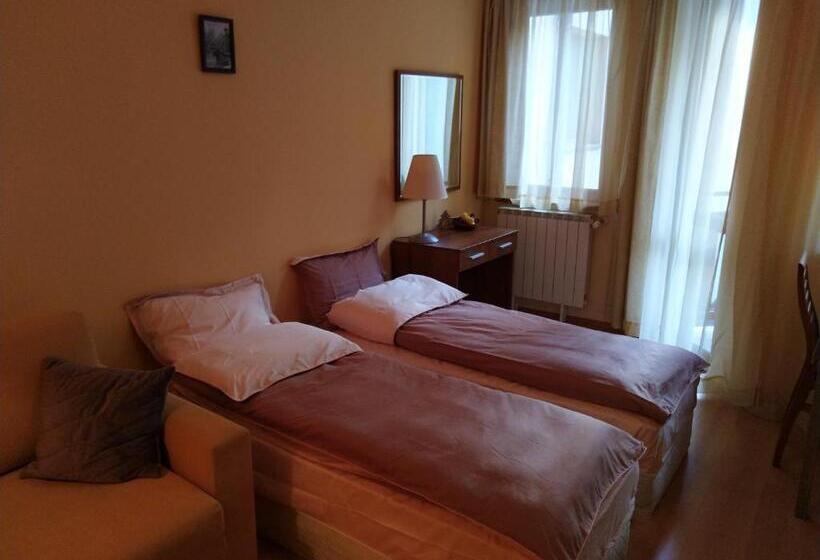 标准工作室带阳台, Studio Villa Park 207