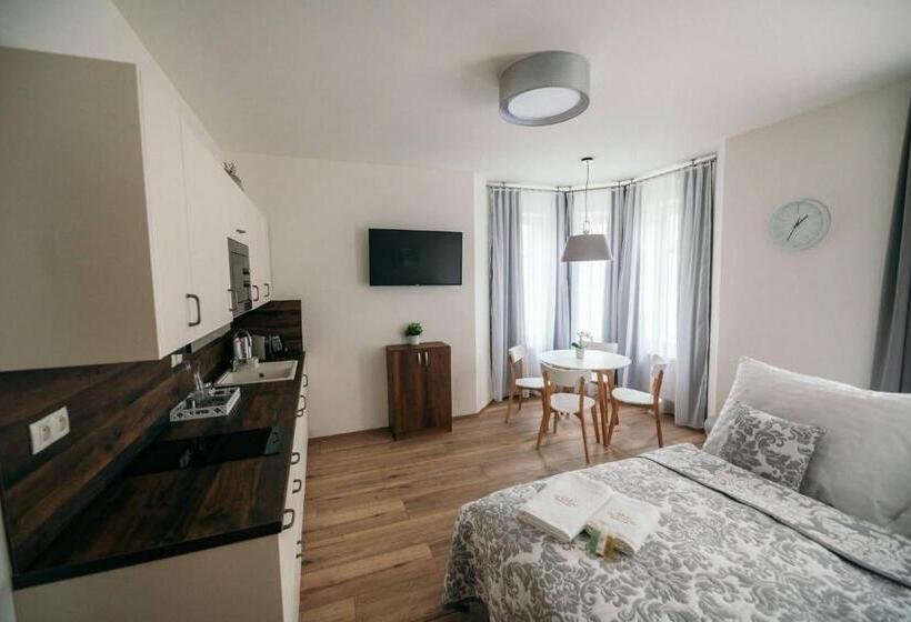 דירה בת חדר שינה 1 עם מרפסת, Vila Jáchymov