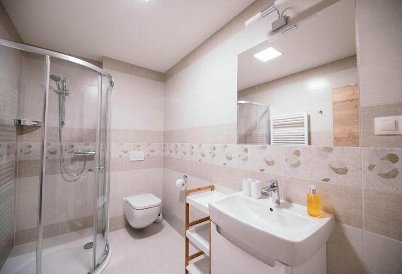 דירה בת חדר שינה 1 עם מרפסת, Vila Jáchymov