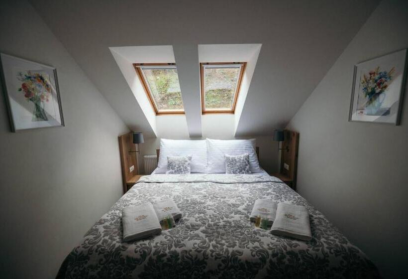 דירת שלושה חדרים, Vila Jáchymov