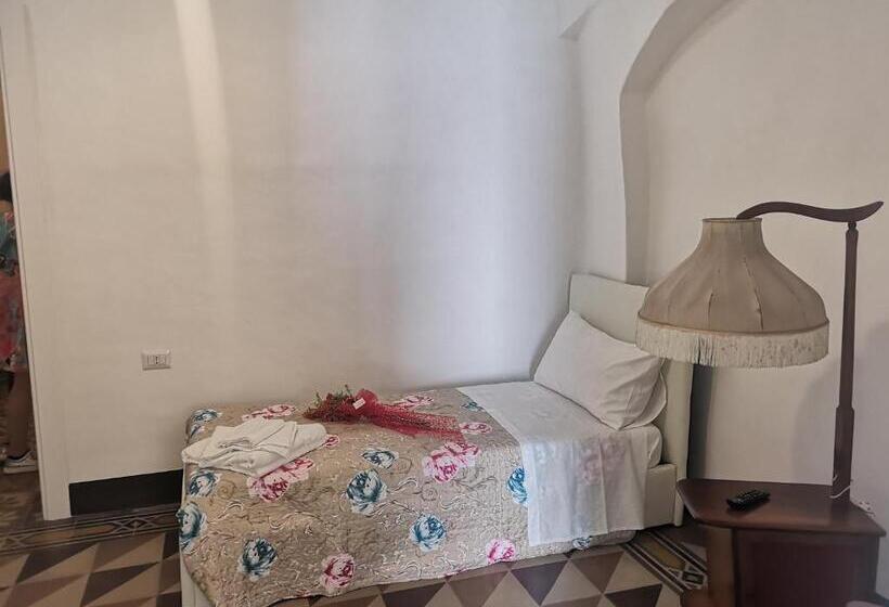 Pokój Czteroosobowy Deluxe, B & B San Giovanni 9