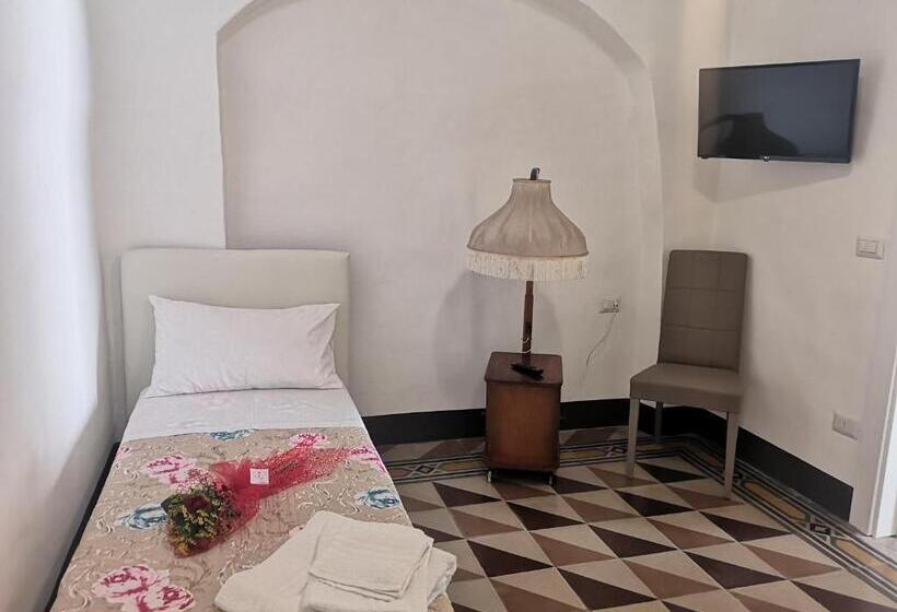 Pokój Czteroosobowy Deluxe, B & B San Giovanni 9