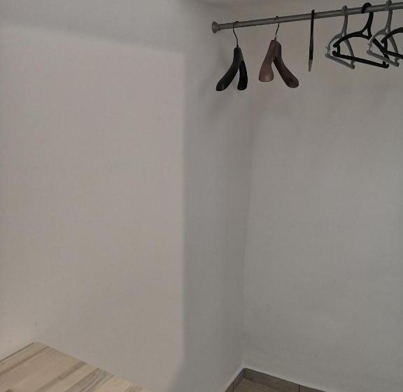 Pokój Czteroosobowy Deluxe, B & B San Giovanni 9