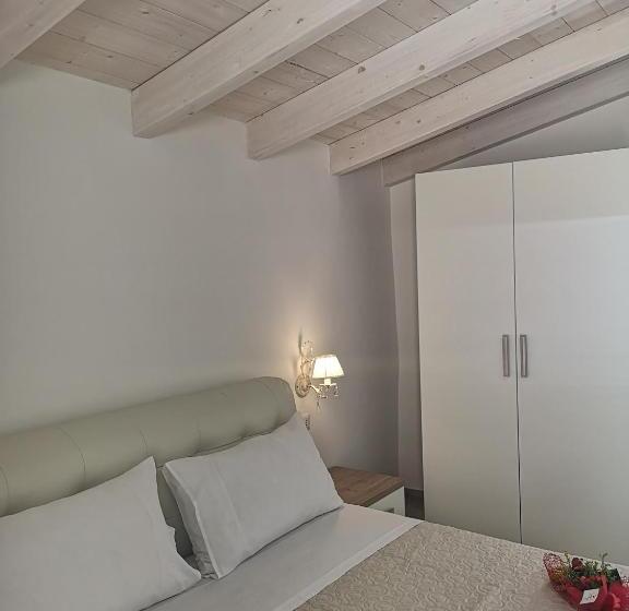 Pokój Deluxe Trzyosobowy, B & B San Giovanni 9