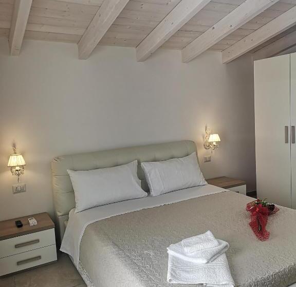 Pokój Deluxe Trzyosobowy, B & B San Giovanni 9