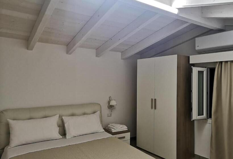 Pokój Deluxe Trzyosobowy, B & B San Giovanni 9