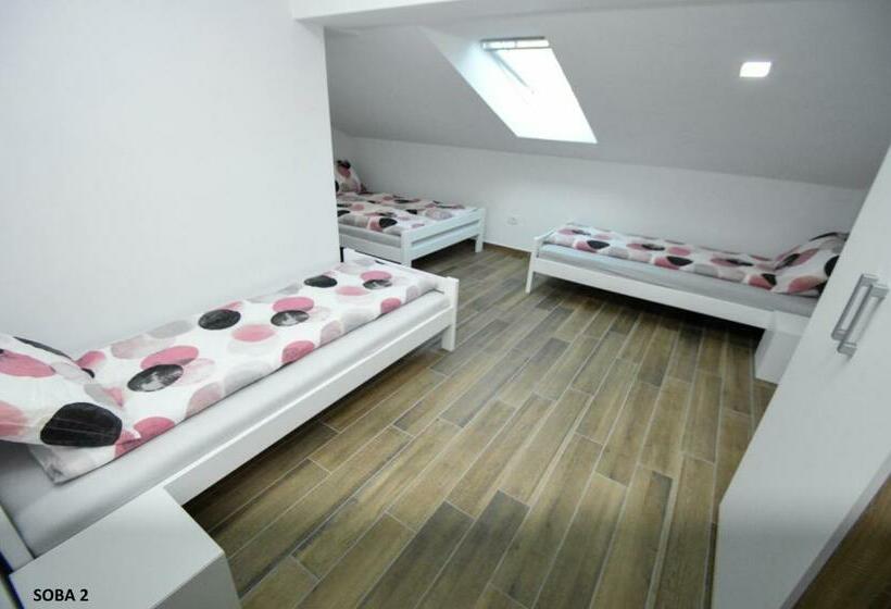 اتاق استاندارد چهارنفره با سرویس بهداشتی مشترک, Rooms Pr Zajčku