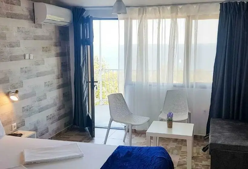 オーシャンビューのデラックストリプルルーム, Simada Blue Guest House