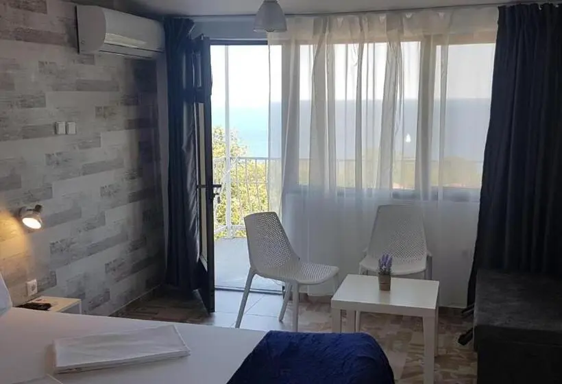 オーシャンビューのデラックストリプルルーム, Simada Blue Guest House