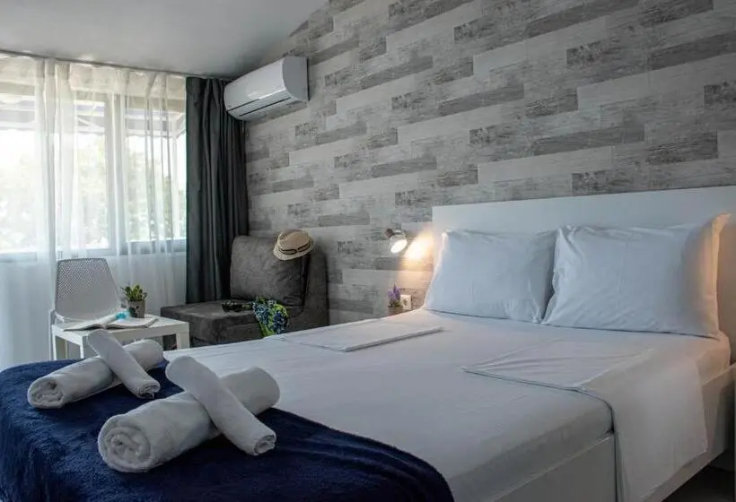 オーシャンビューのデラックストリプルルーム, Simada Blue Guest House