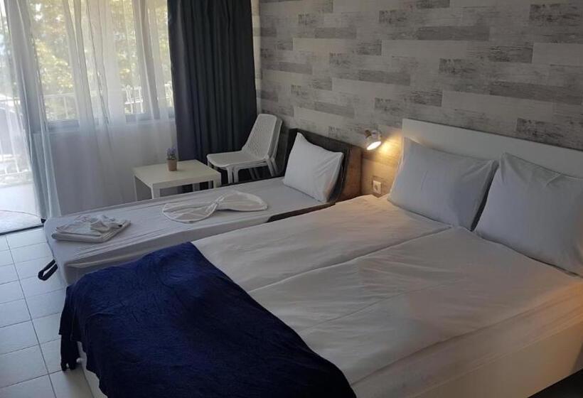 Трехместный Номер Deluxe Вид на Море, Simada Blue Guest House
