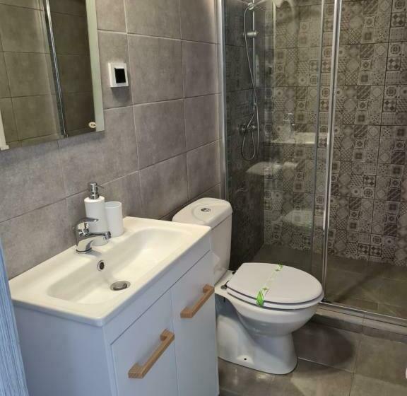 Quarto Triplo Standard com Balcão, Vila Belmondo