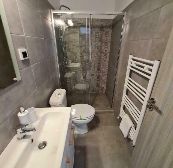 Quarto Triplo Standard com Balcão, Vila Belmondo