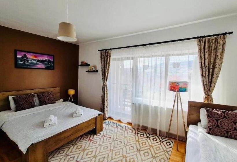 Quarto Triplo Standard com Balcão, Vila Belmondo