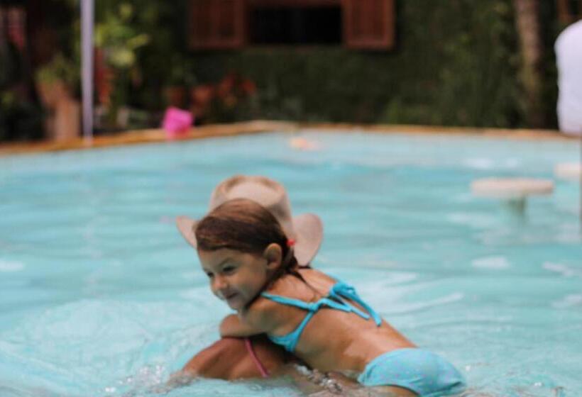 ルームシェアのワンベッド, Jardim Secreto Guest House