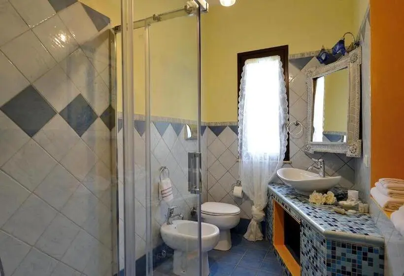 اتاق لوکس با تخت بزرگ, Lumie Di Sicilia