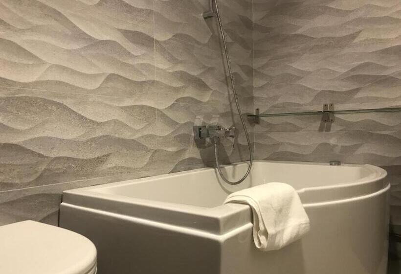 اتاق استاندارد با چشم‌انداز شهر, Tang Home Bordeaux Hyper Centre