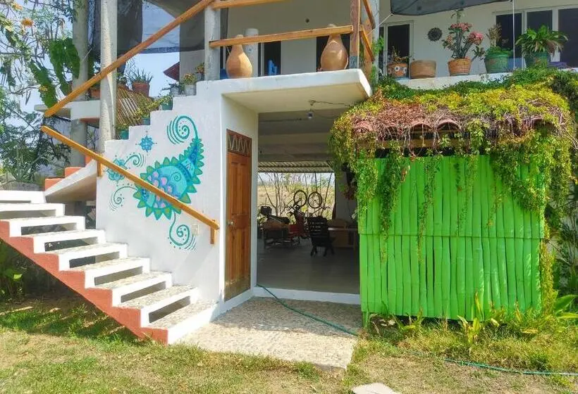 Standard room with outdoor bath, Casa Colibrí Agua Blanca