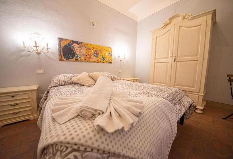 Standard room with outdoor bath, Il Giardino Segreto B&b