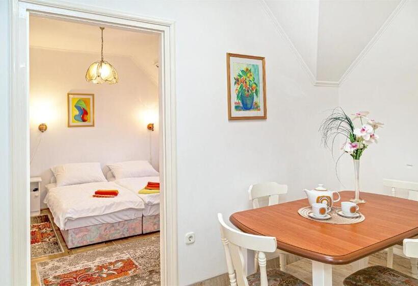 Номер Стандарт, Csontos Vendégház