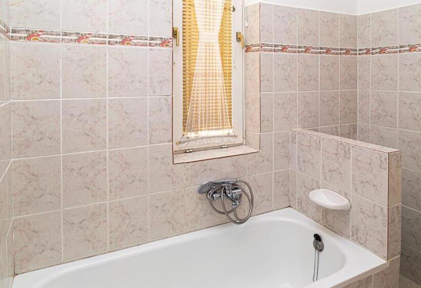 Апартаменты 1 Спальня Нижний Этаж, Csontos Vendégház