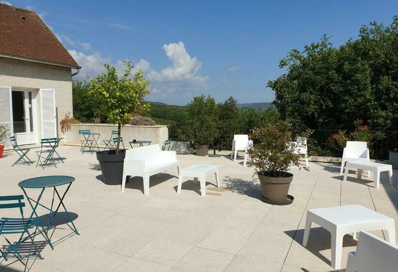 بنجلو قياسى, Les Tonneaux Bourguignons Du Carré Saint Pierre