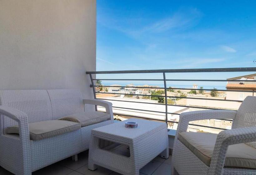 オーシャンビュースタンダードルームバルコニー付き, Rooms Dream Tropea