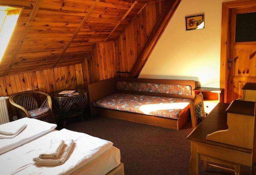 スタンダードトリプルルーム, Hostinec Selský Dvůr