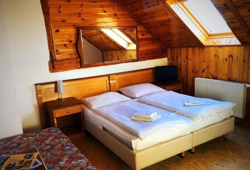 スタンダードトリプルルーム, Hostinec Selský Dvůr