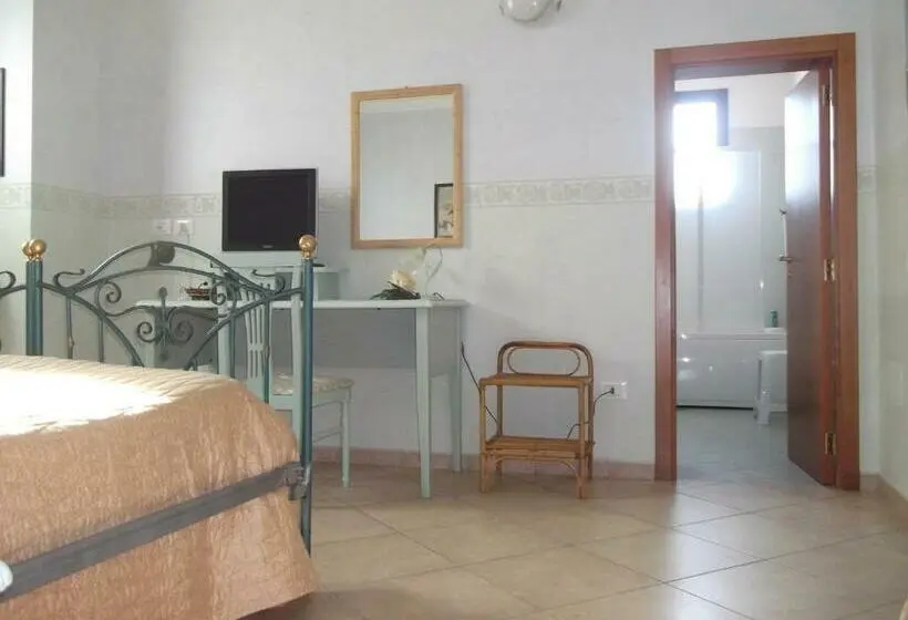 スタンダード４人部屋, B&b La Corte