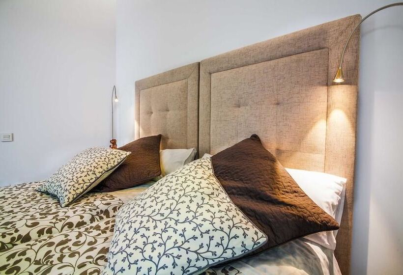 اتاق استاندارد, Casa Palacio El Condestable De Sevilla