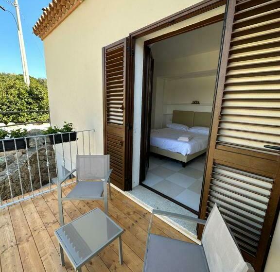 חדר סטנדרט, The Square Depandance