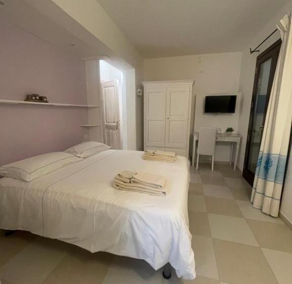 חדר סטנדרט, The Square Depandance