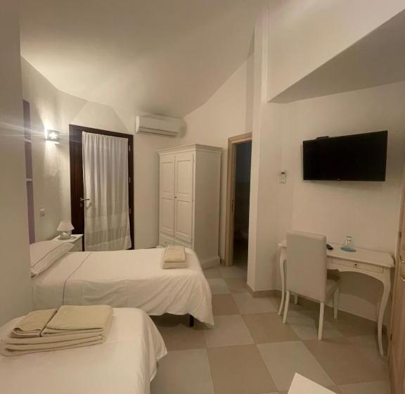 חדר סטנדרט, The Square Depandance