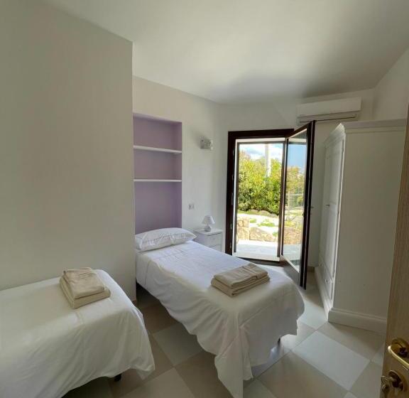 חדר סטנדרט, The Square Depandance