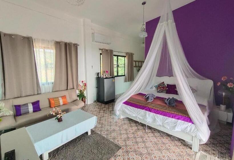 Номер Deluxe, บ้านภูคำฟ้า ดอยปู่ไข่ Baan Phu Kham Fah