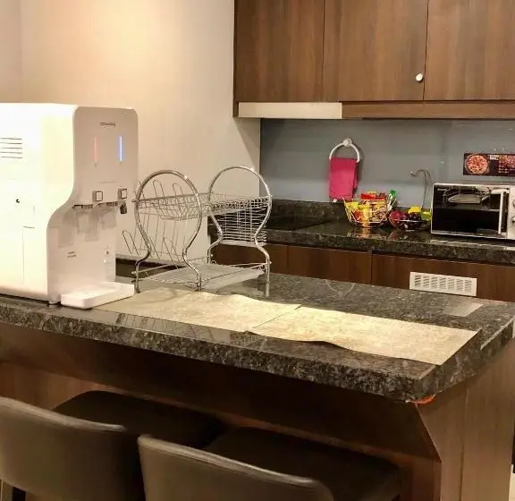 سوییت سوپریور, Sky D Mont Suites