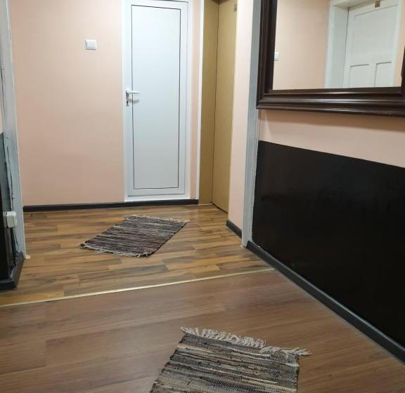 Cameră Standard cu Baie Comună, валентино