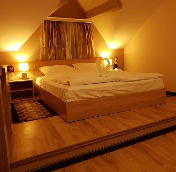 Cameră Standard cu Baie Comună, валентино