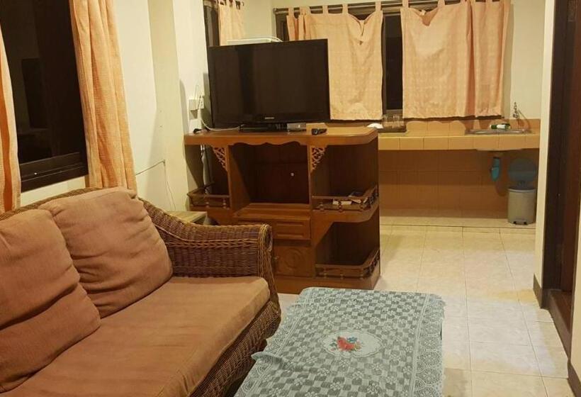 スタンダードバンガロー, Niracha Chaweng House