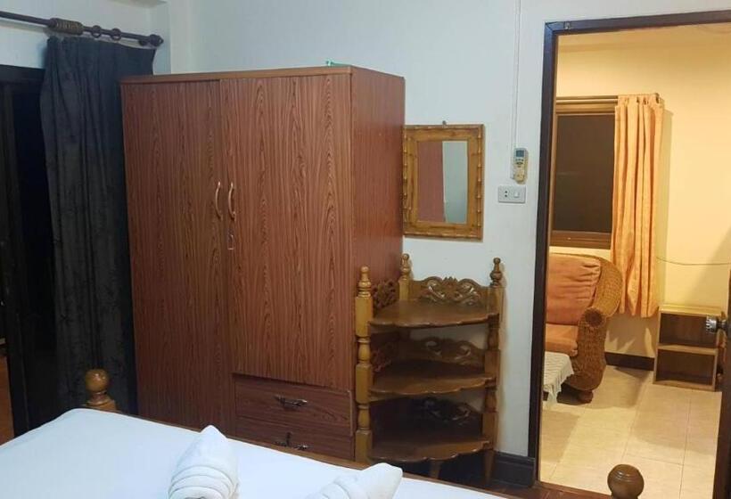 بنجلو قياسى, Niracha Chaweng House